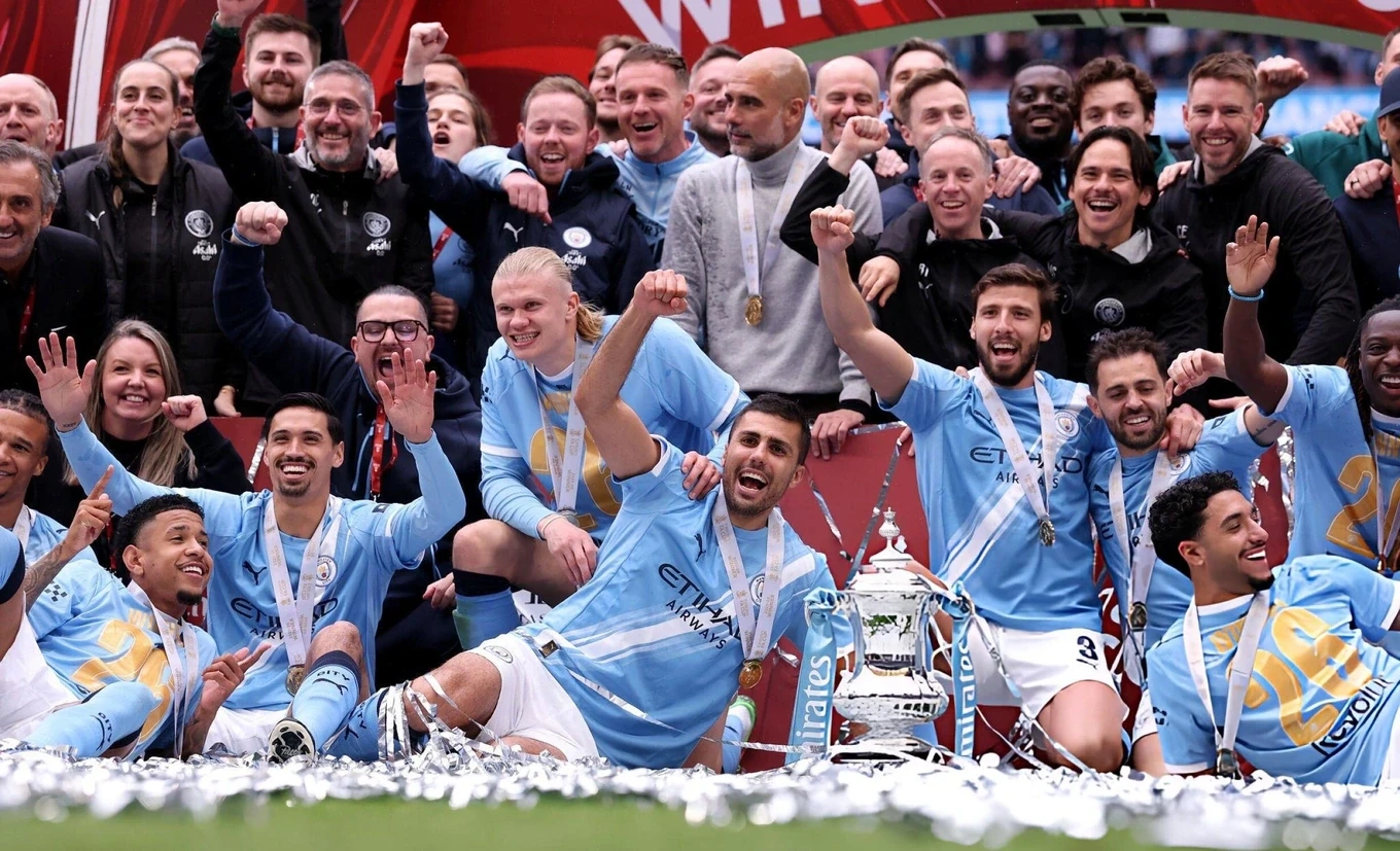 Siêu phẩm của Semenyo giúp Man City hạ Chelsea, vô địch FA Cup