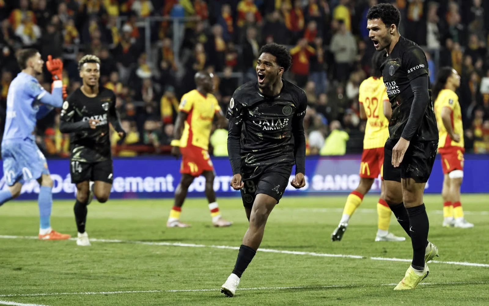PSG vô địch Ligue 1 lần thứ năm liên tiếp