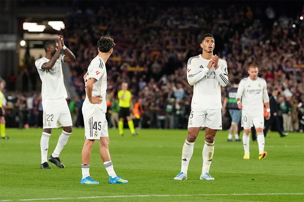 Barca vô địch La Liga: Đứng trên đống đổ nát Real Madrid