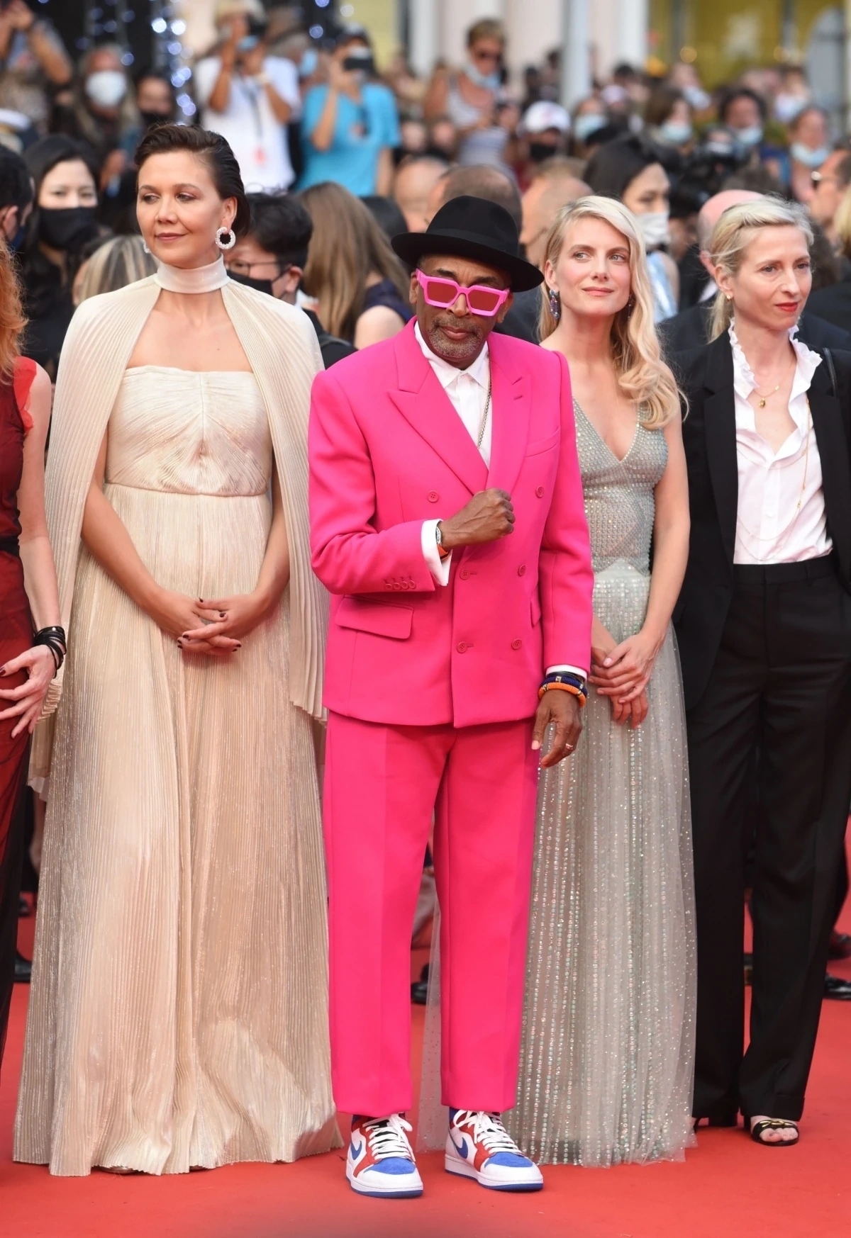 9 ngôi sao phá quy tắc thảm đỏ Cannes