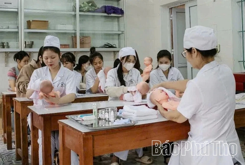 Vai trò hạt nhân của Đảng bộ Trường Cao đẳng Y Dược Phú Thọ