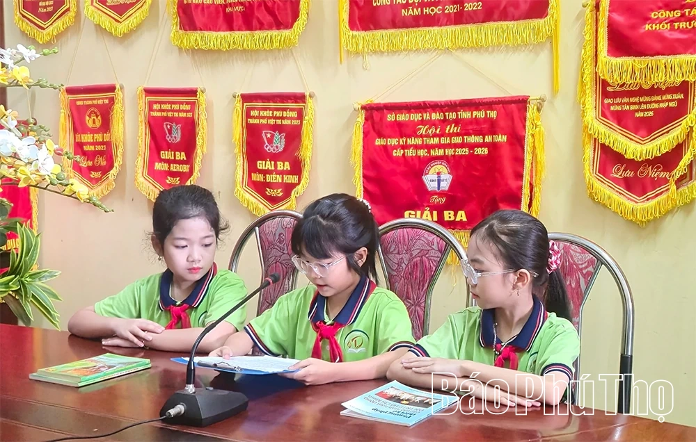 Thiếu nhi Đất Tổ vững bước dưới cờ Đội
