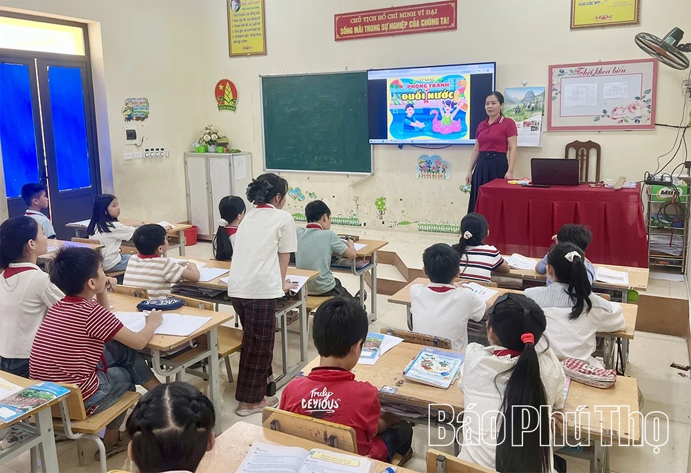 Trường Tiểu học Sông Thao có 560 học sinh biết bơi