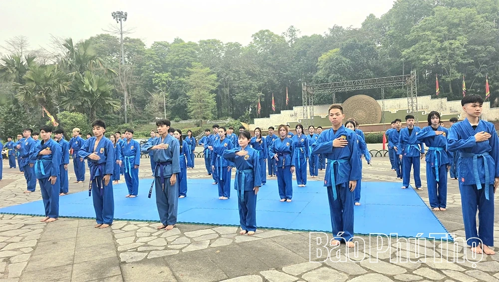 Từ giảng đường đến tình yêu Tổ quốc