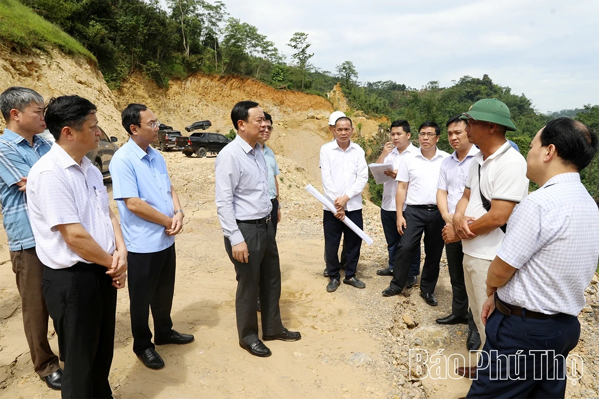 Phó Chủ tịch UBND tỉnh Quách Tất Liêm kiểm tra tiến độ thi công các dự án giao thông trọng điểm khu vực Hòa Bình