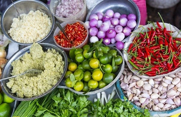 Bỏ gia vị chế biến sẵn để dùng muối hạt: Thói quen này có lợi hơn không