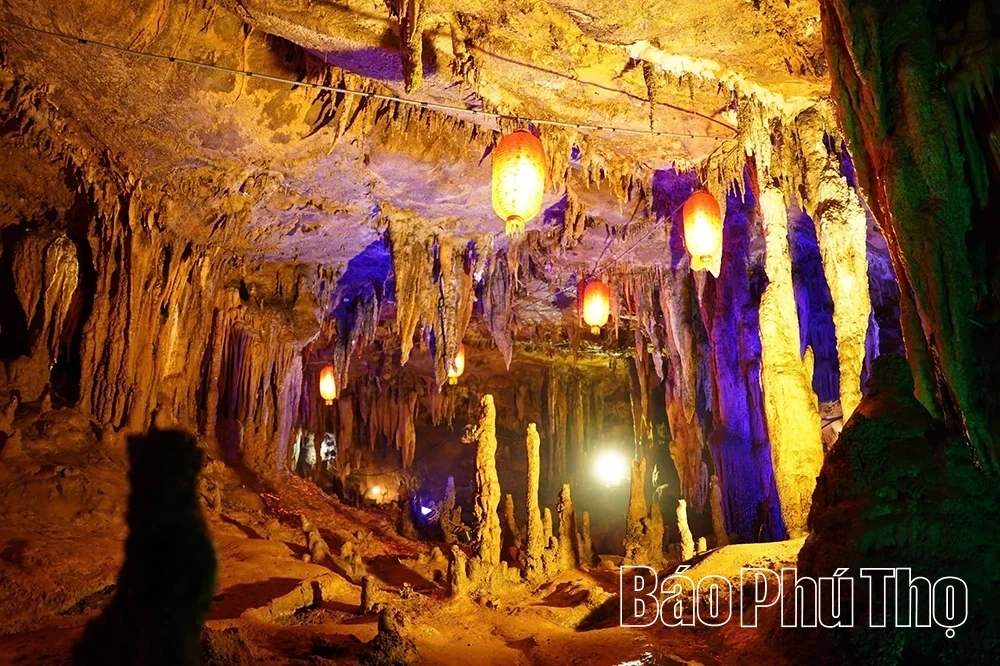 Discovering Ngoi Hoa Bay