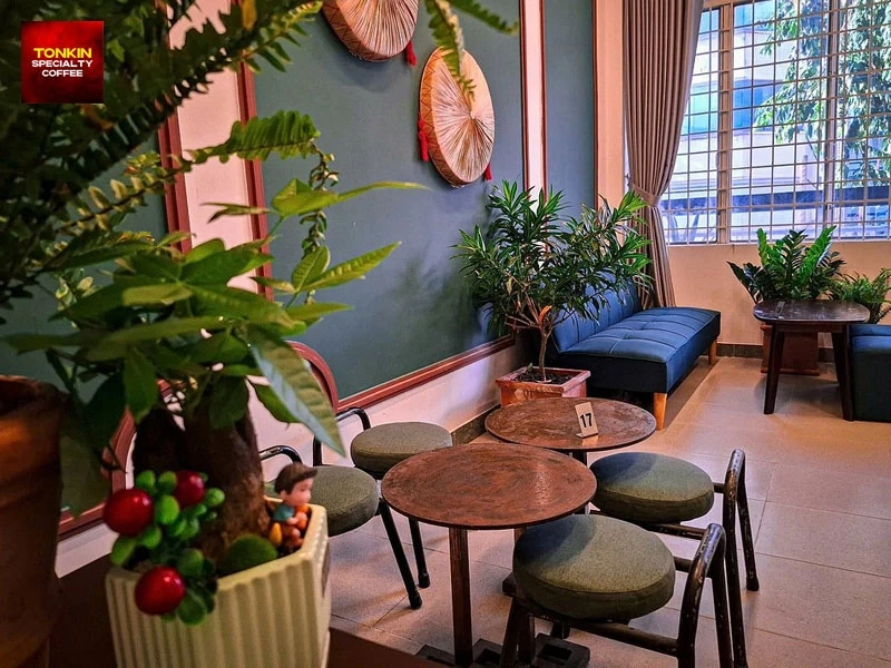 Tonkin Coffee, Quán cà phê gần các địa điểm nổi tiếng ở Sài Gòn