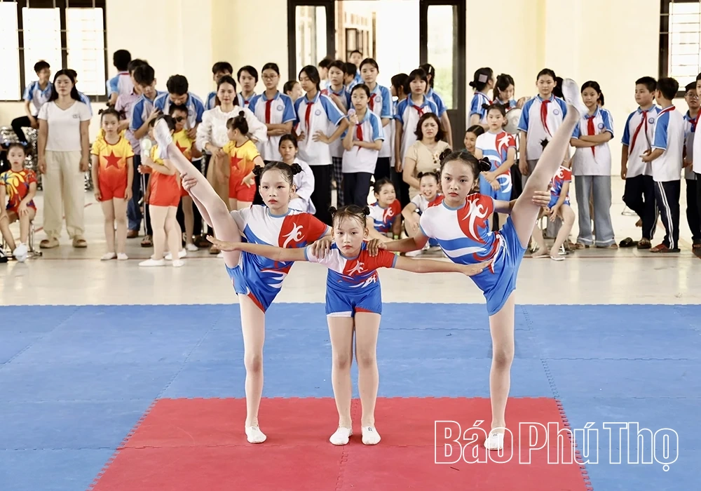 Gần 300 vận động viên tham gia Hội khỏe Phù Đổng xã Thổ Tang lần thứ I