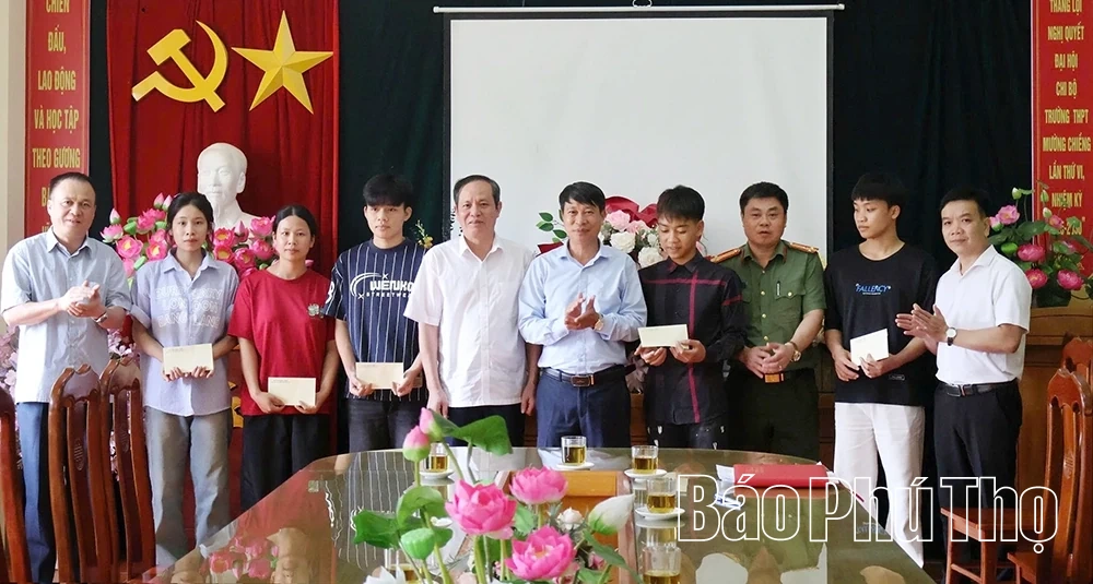 Đảm bảo các điều kiện tổ chức Kỳ thi tuyển sinh lớp 10 và Kỳ thi tốt nghiệp THPT an toàn, đúng quy chế