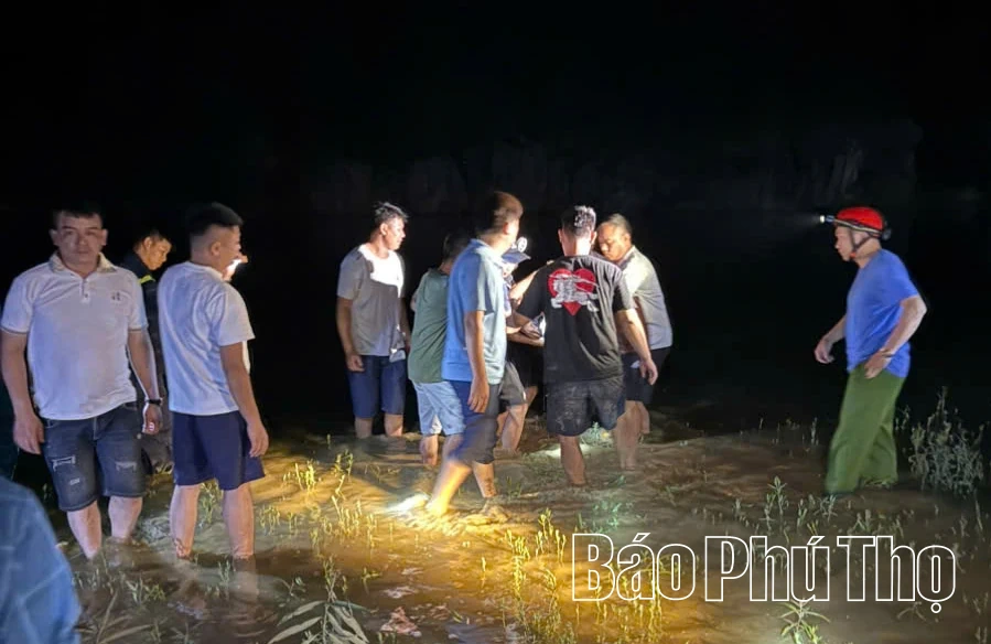 Tắm sông Bôi, 2 học sinh bị đuối nước, 1 em tử vong