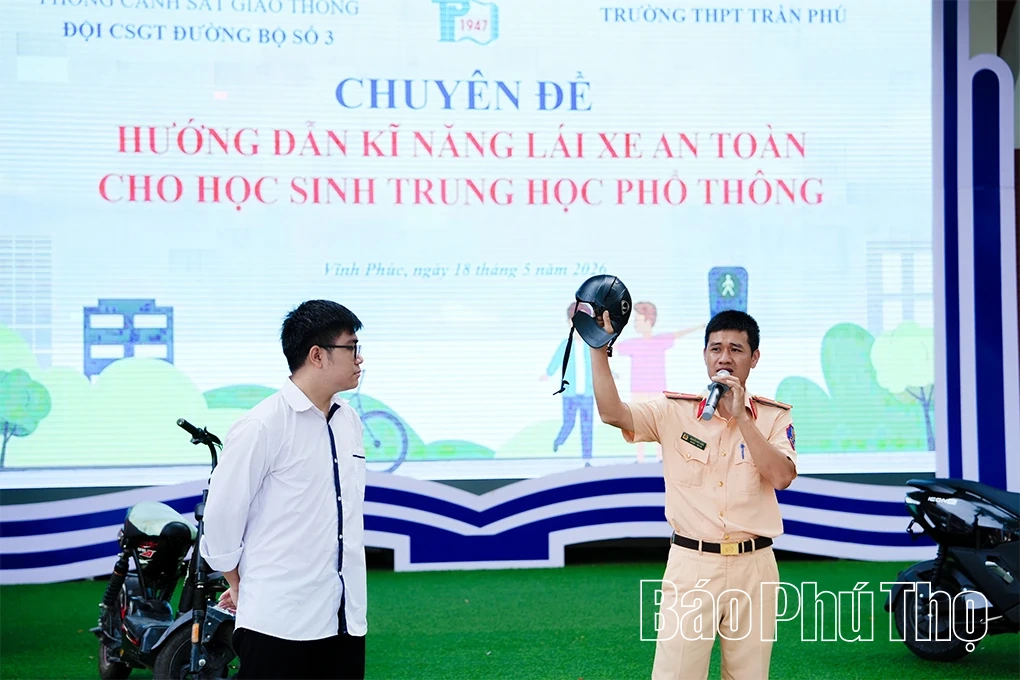 Hướng dẫn lái xe an toàn cho học sinh tại Trường THPT Trần Phú