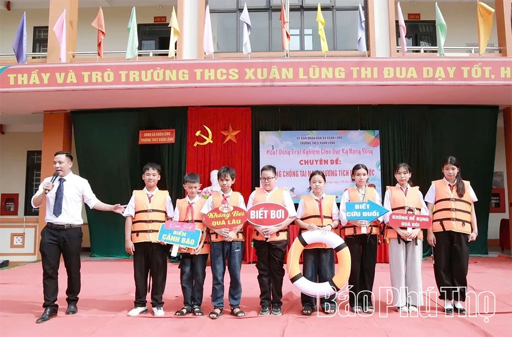 Ngoại khóa “Phòng tránh tai nạn thương tích, đuối nước” - Cách làm thiết thực ở Trường THCS Xuân Lũng