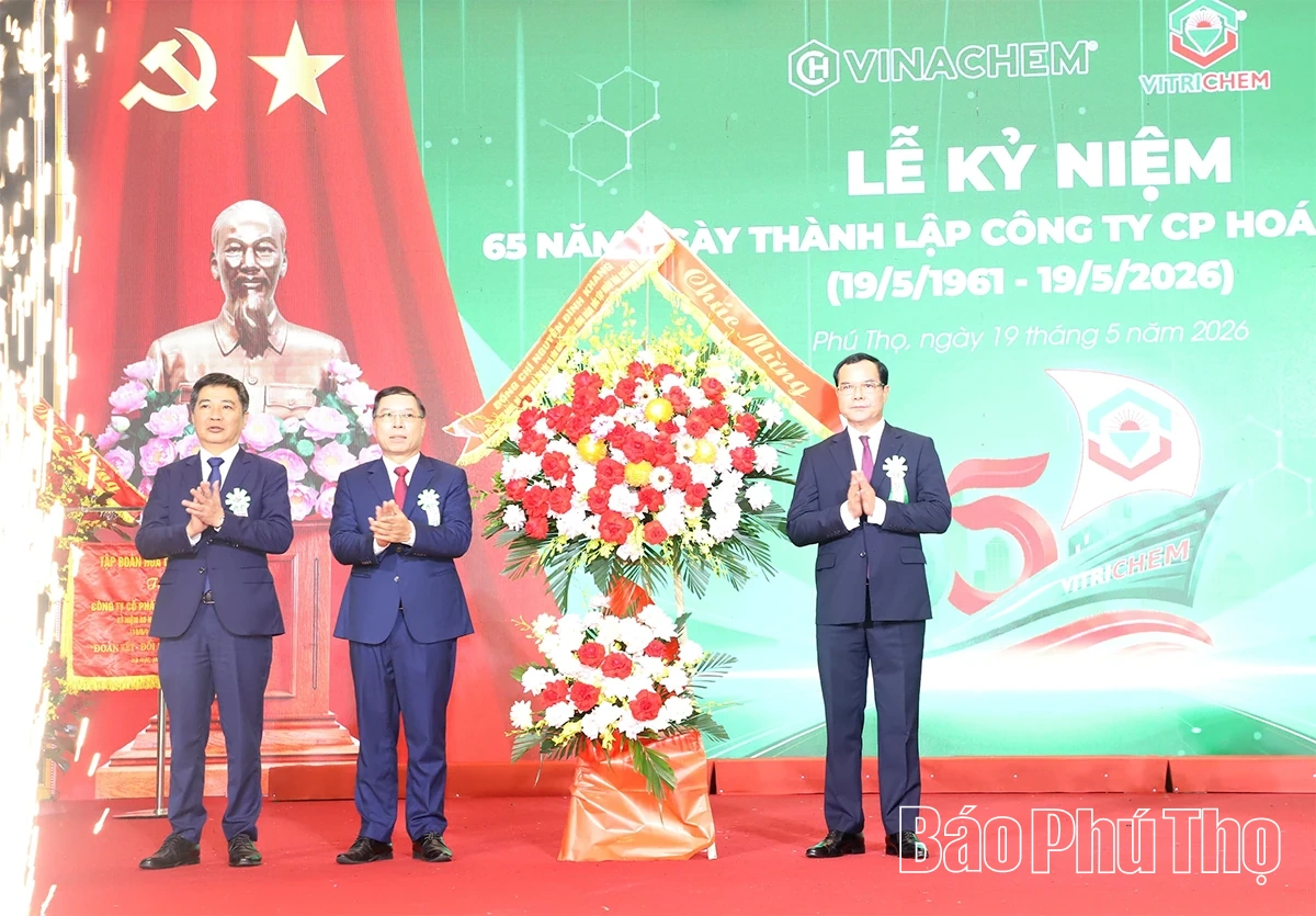 65 năm Công ty Cổ phần Hóa chất Việt Trì: Giữ vững “mạch máu” hóa chất cơ bản, hướng tới tương lai xanh