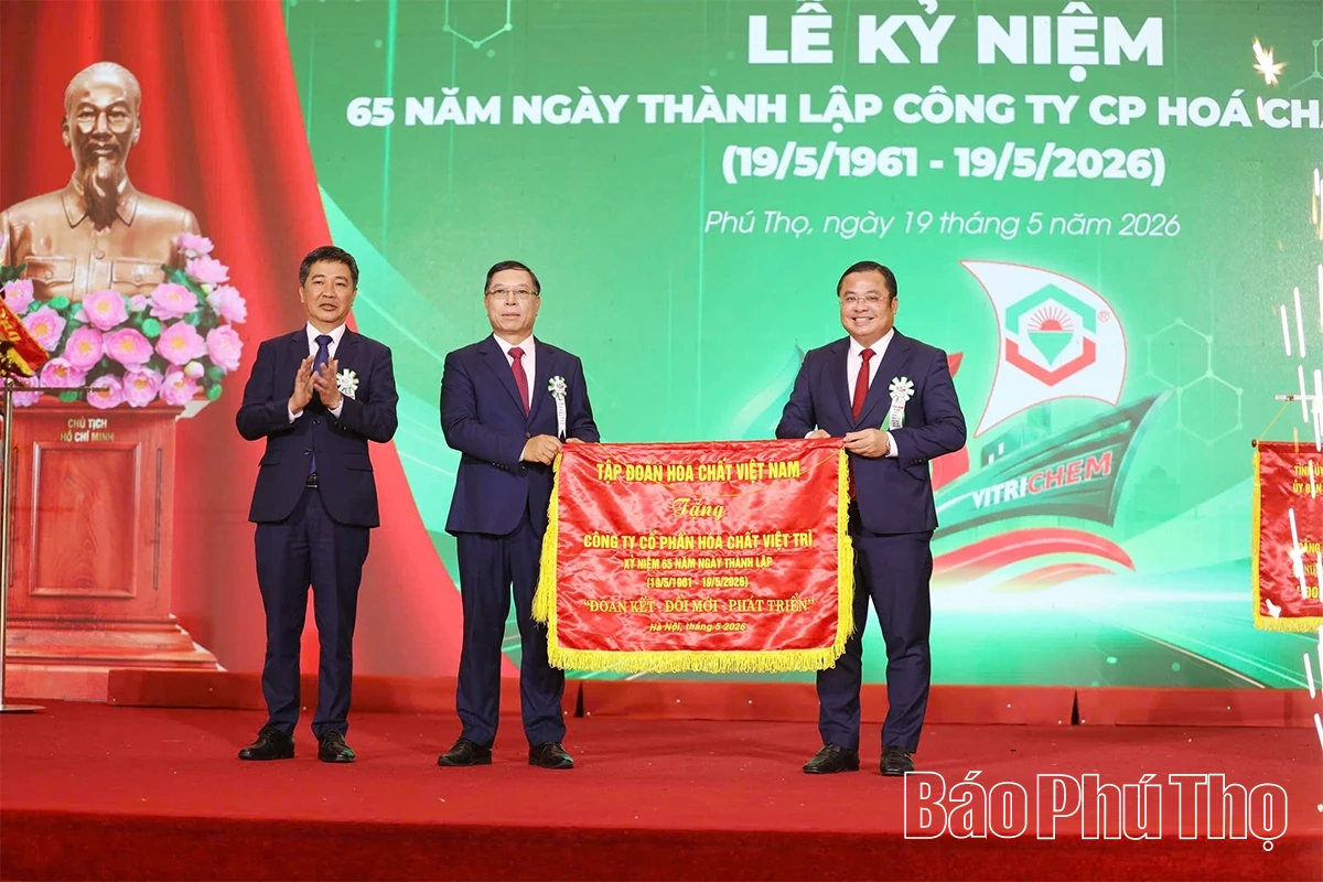 65 năm Công ty Cổ phần Hóa chất Việt Trì: Giữ vững “mạch máu” hóa chất cơ bản, hướng tới tương lai xanh