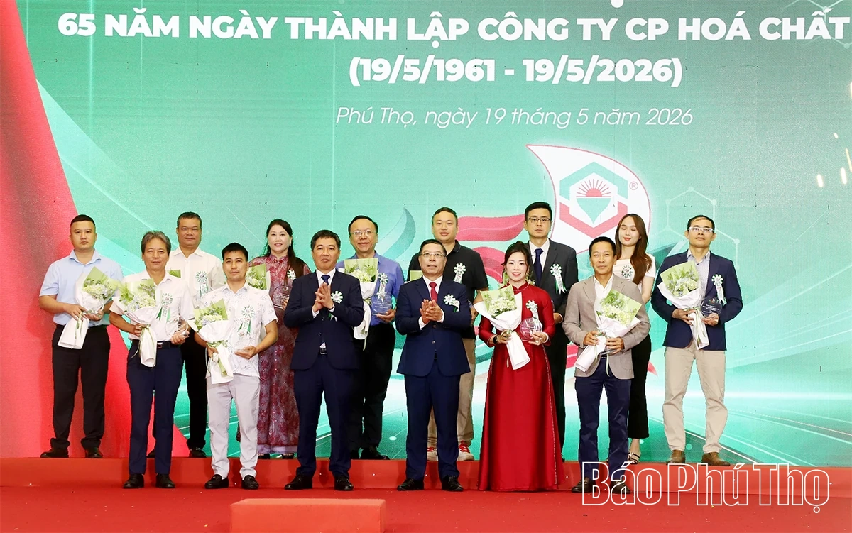 65 năm Công ty Cổ phần Hóa chất Việt Trì: Giữ vững “mạch máu” hóa chất cơ bản, hướng tới tương lai xanh