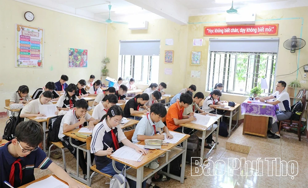 Mùa thi đầu tiên sau sáp nhập: Khi cấp xã “gánh” thêm áp lực thi cử