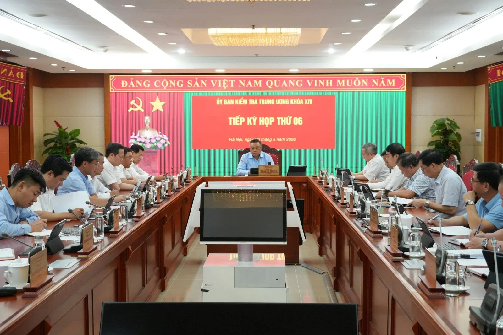 Ủy ban Kiểm tra Trung ương cảnh cáo, đề nghị thi hành kỷ luật nhiều cán bộ
