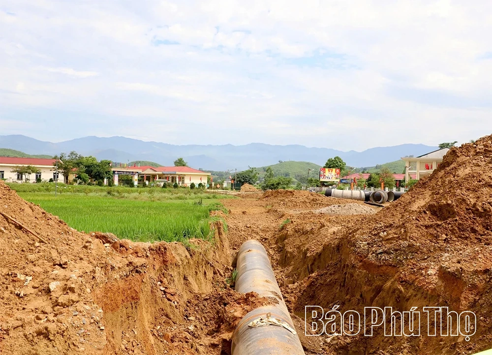 Chạy đua tiến độ giải phóng mặt bằng tuyến ống cấp nước hồ Cánh Tạng