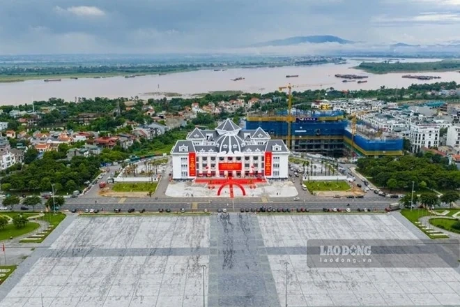 Viet Tri Ward Deploys an 85-Billion-VND Project to Give a Facelift to Hung Vuong Square