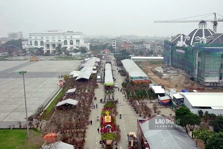 Viet Tri Ward Deploys an 85-Billion-VND Project to Give a Facelift to Hung Vuong Square