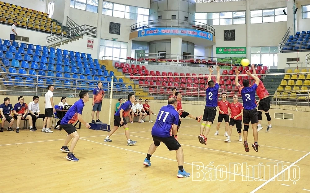 Nearly 180 Athletes Participate in the Sports Festival of Emulation Cluster No. 1 - State Bank of Vietnam