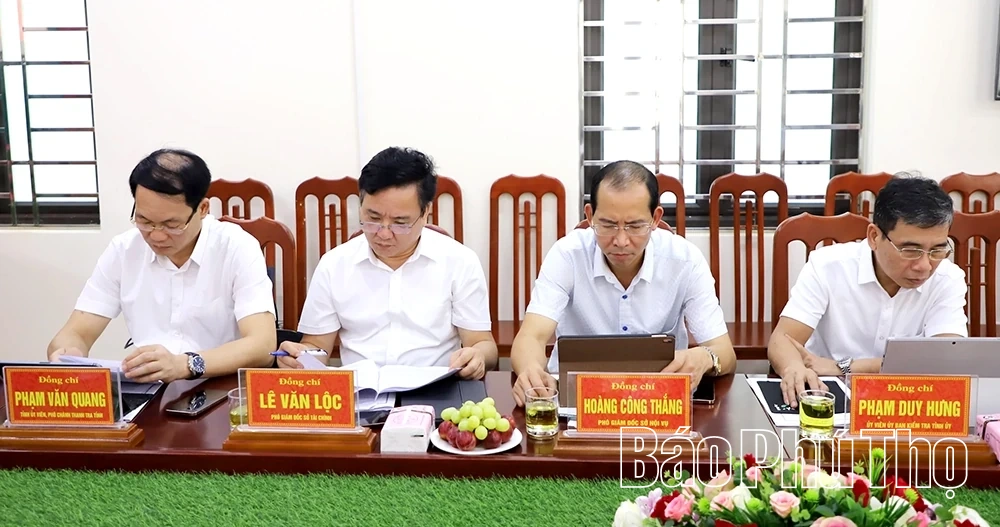Thông qua dự thảo báo cáo giám sát đối với Đảng ủy các xã Toàn Thắng, Vân Sơn