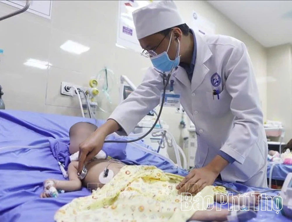 Lấy sự hài lòng của người bệnh làm “thước đo” đánh giá cán bộ