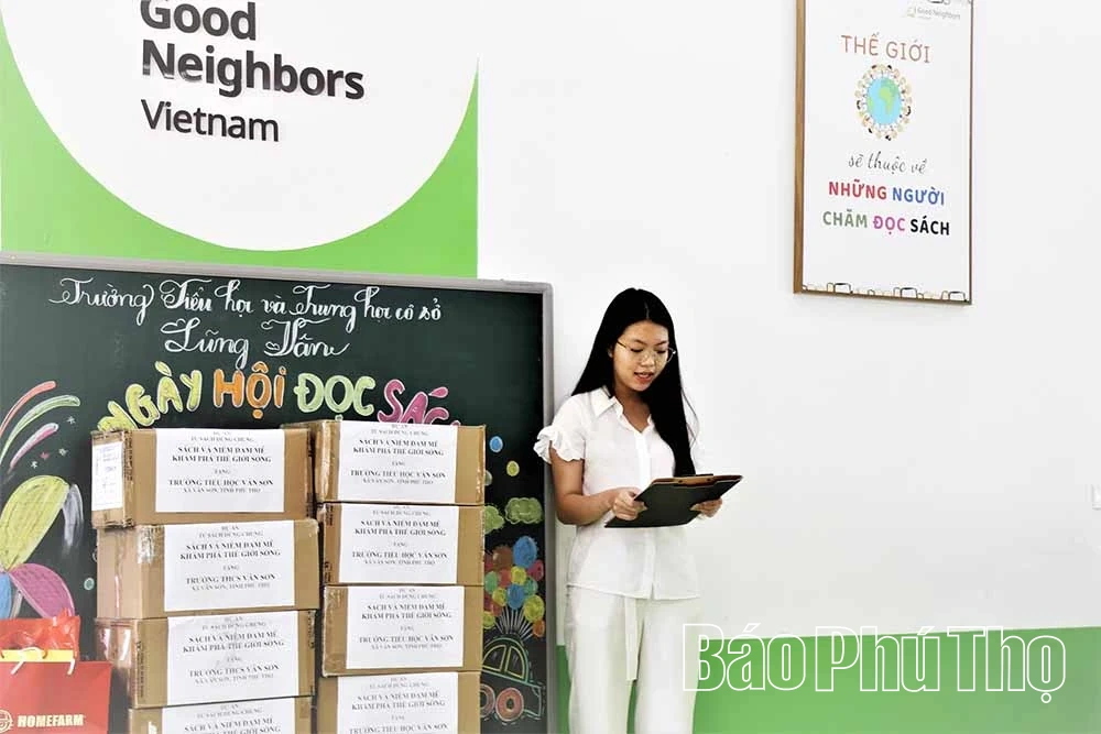 Chung tay gây dựng tủ sách, lan tỏa văn hóa đọc đến xã vùng cao Vân Sơn