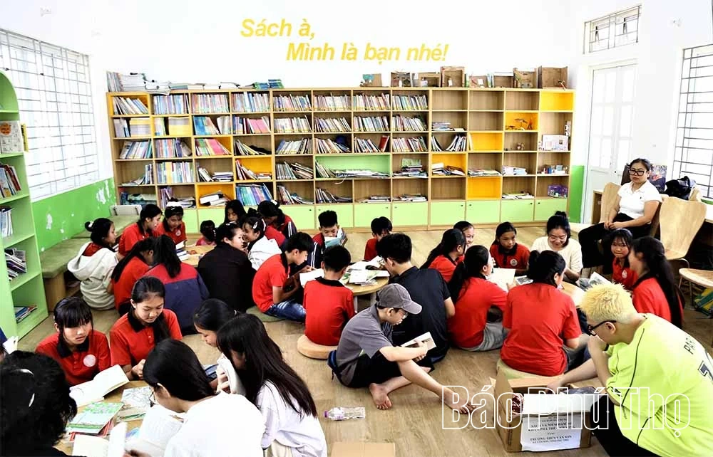 Chung tay gây dựng tủ sách, lan tỏa văn hóa đọc đến xã vùng cao Vân Sơn