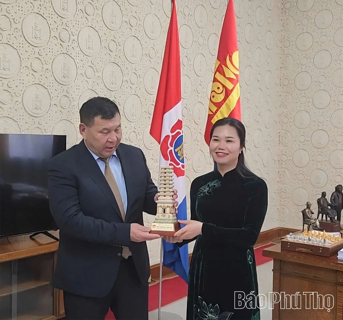 Đoàn công tác tỉnh Phú Thọ làm việc với lãnh đạo tỉnh Tuv và Nghị sĩ Quốc hội Mông Cổ