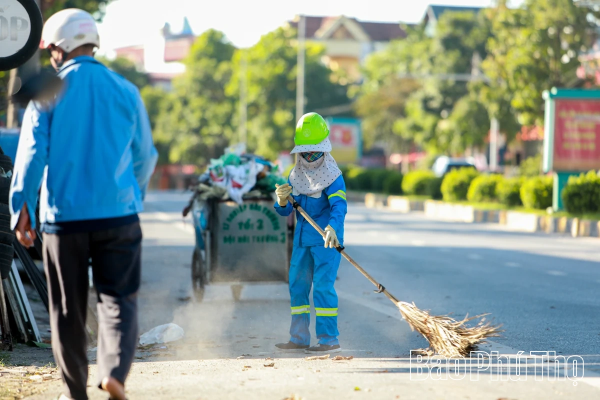 Vất vả mưu sinh mùa nắng nóng