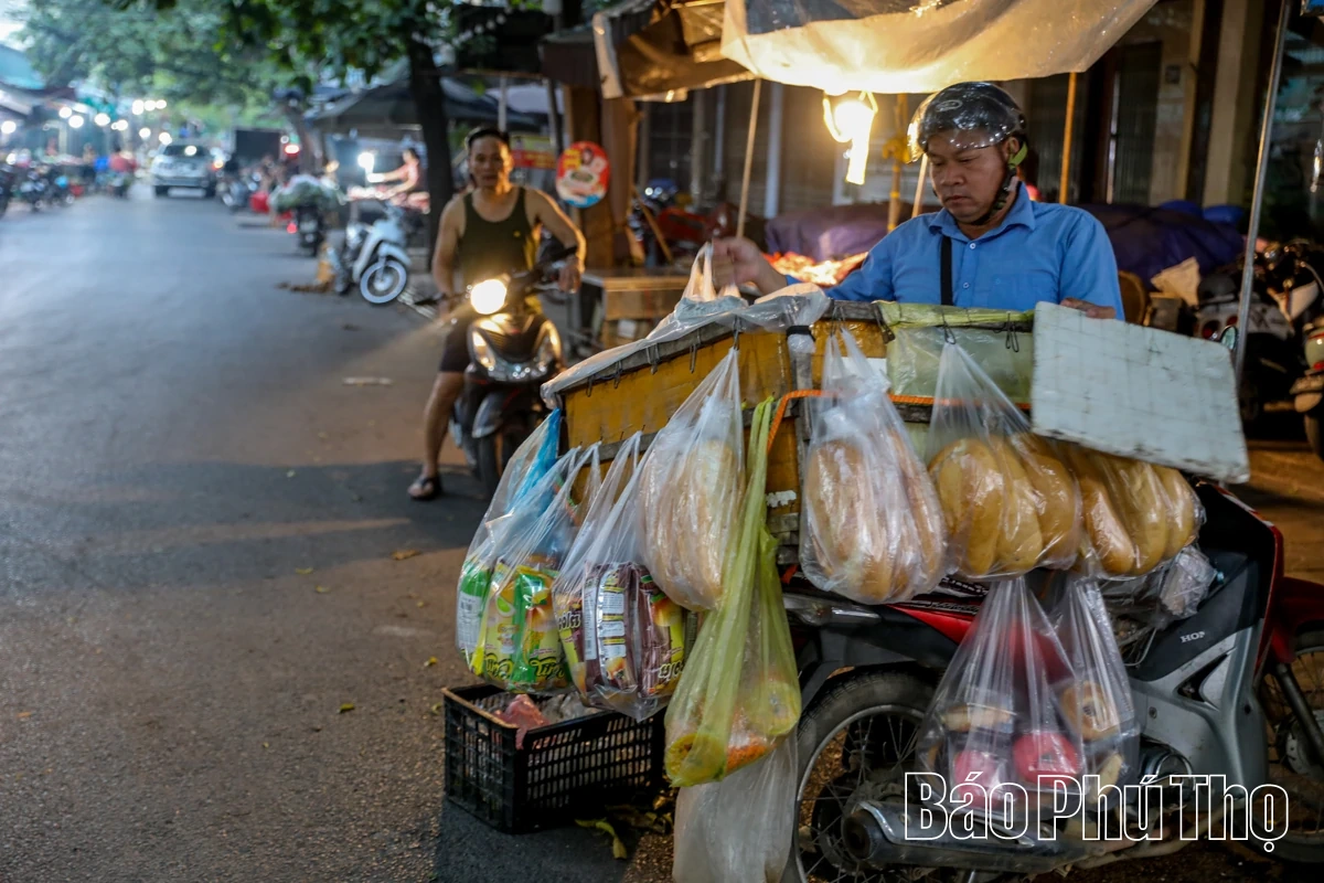 Vất vả mưu sinh mùa nắng nóng