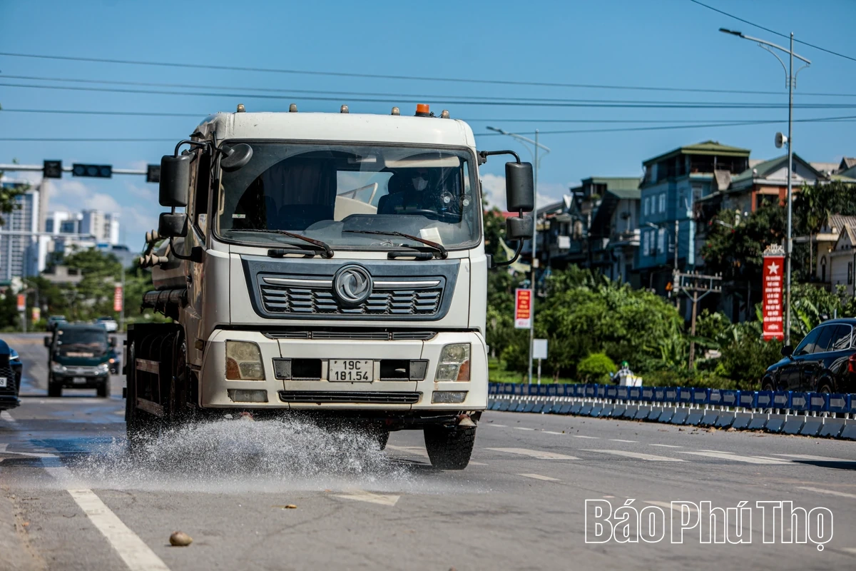 Vất vả mưu sinh mùa nắng nóng