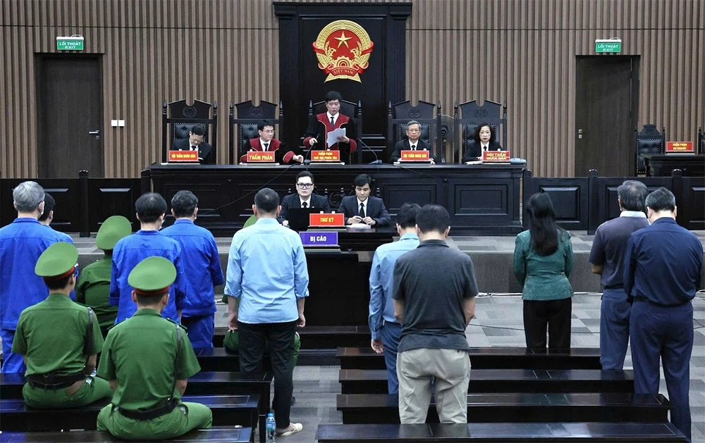 Cựu Bộ trưởng Y tế Nguyễn Thị Kim Tiến nhận 6 năm tù