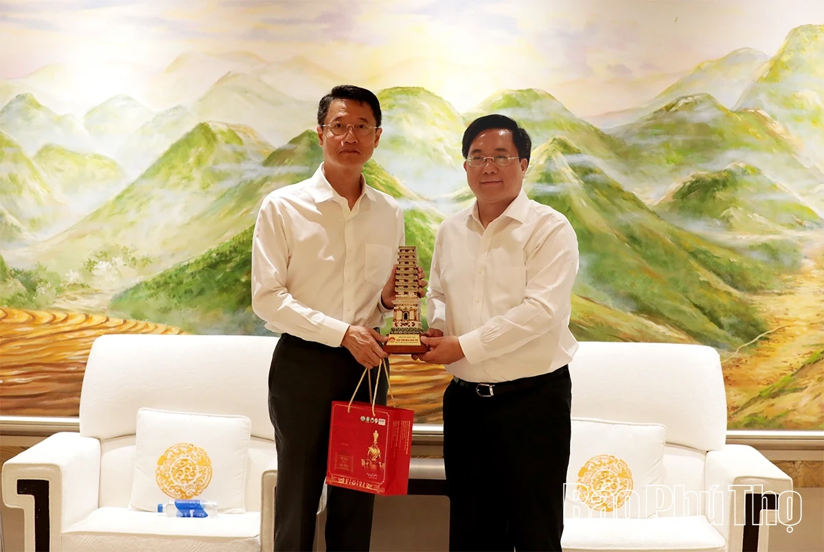 Chủ tịch UBND tỉnh Trần Duy Đông thăm và làm việc tại Khu đô thị Phú Mỹ Hưng Urban Area