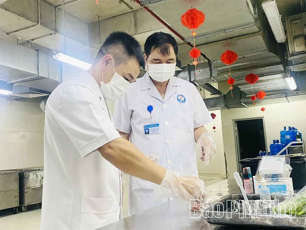 Chú trọng nâng cao chất lượng bữa ăn cho người bệnh