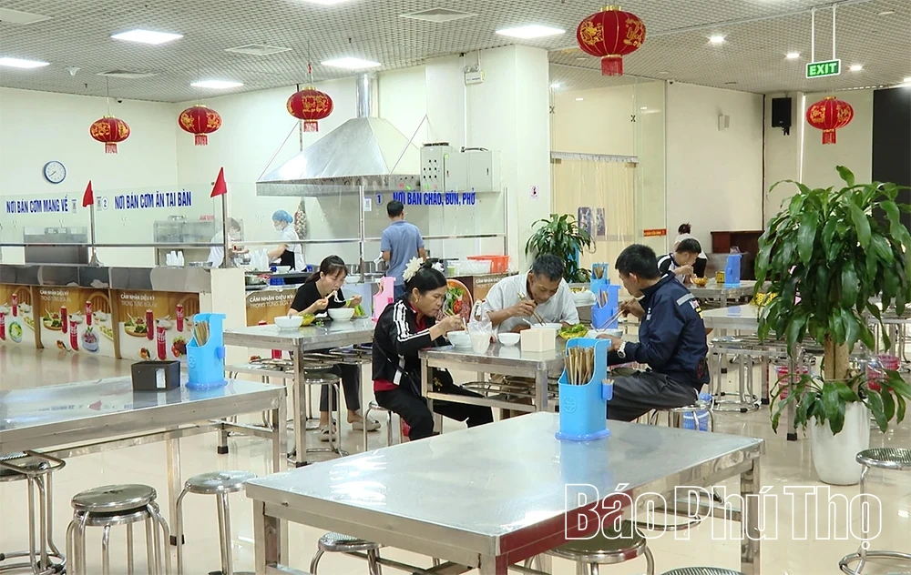 Chú trọng nâng cao chất lượng bữa ăn cho người bệnh