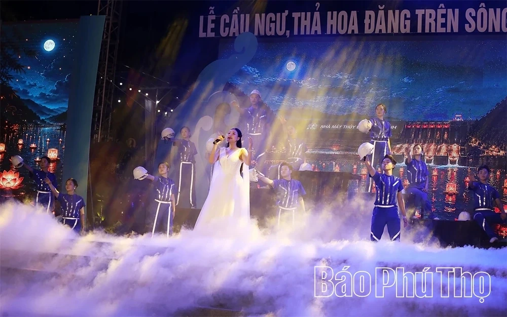 A Shimmering Festival Night by the Banks of the Da River
