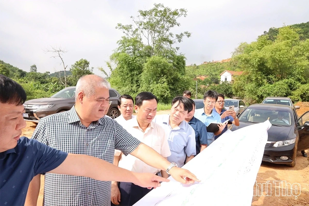 Fierce Drive for Site Clearance of Ring Road 5 Project of the Capital Region Across Phu Tho