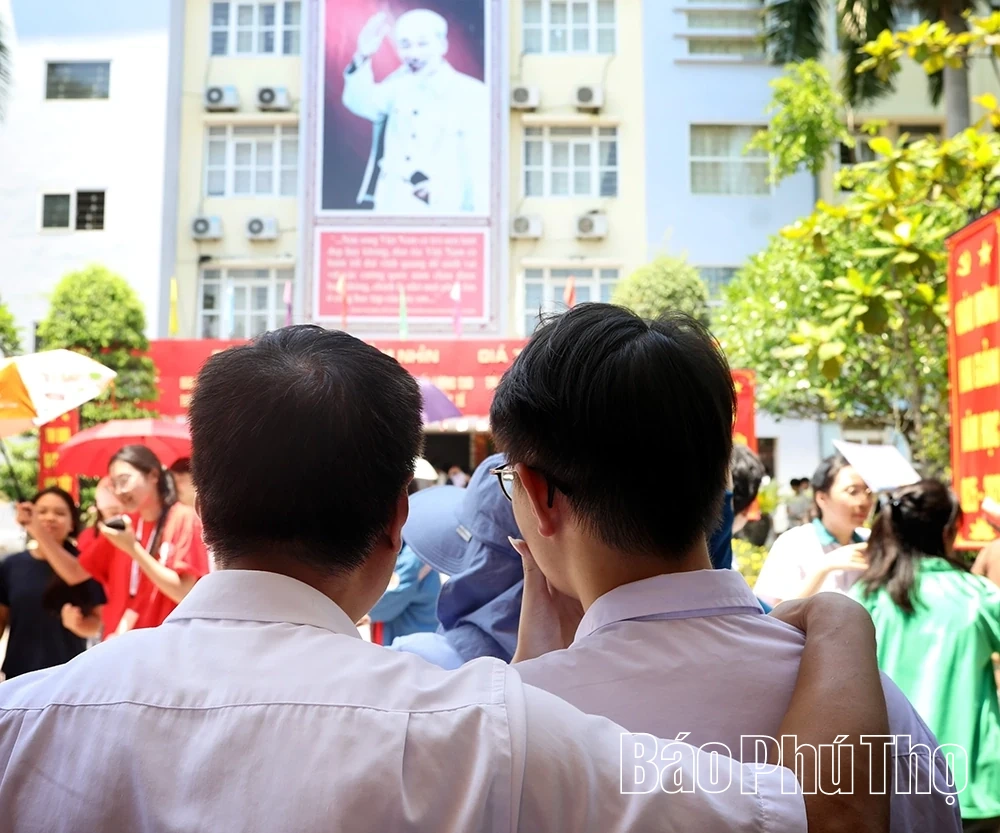 Hội đồng coi thi THPT Chuyên Hoàng Văn Thụ: Nghiêm túc, an toàn, hướng tới tuyển chọn học sinh xuất sắc