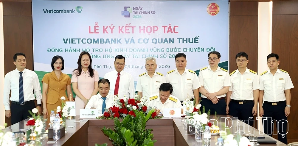 Vietcombank và Thuế tỉnh ký kết hợp tác hỗ trợ hộ kinh doanh chuyển đổi số
