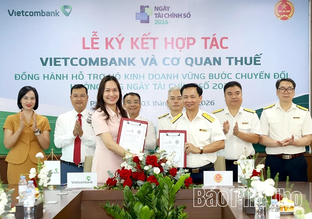 Vietcombank và Thuế tỉnh ký kết hợp tác hỗ trợ hộ kinh doanh chuyển đổi số