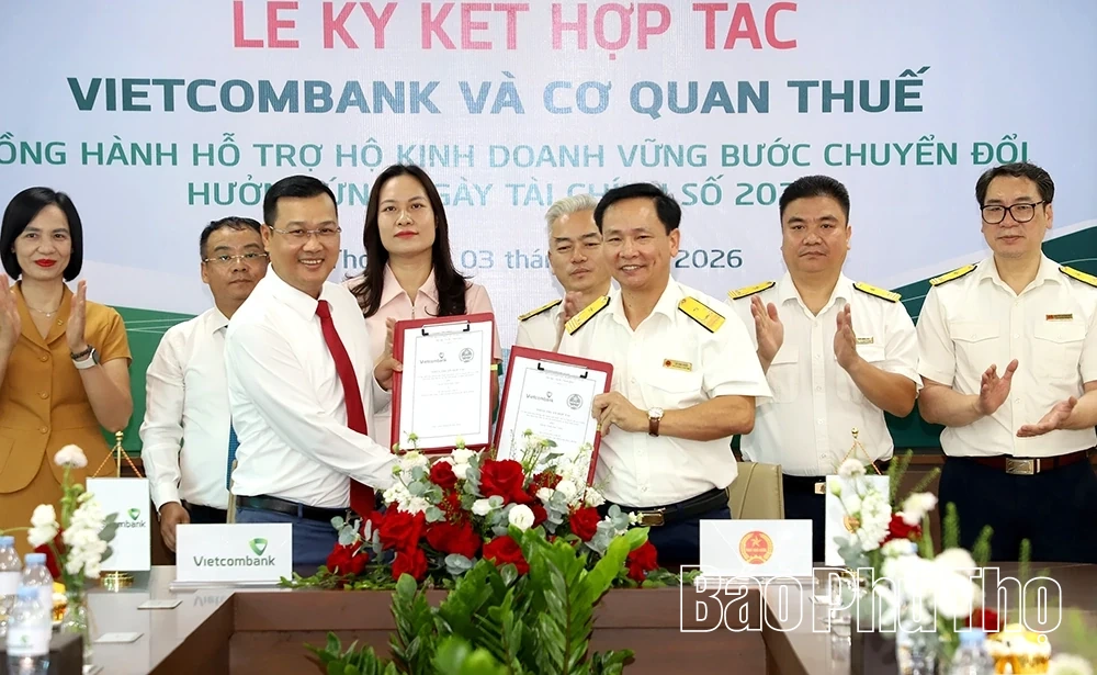 Vietcombank và Thuế tỉnh ký kết hợp tác hỗ trợ hộ kinh doanh chuyển đổi số