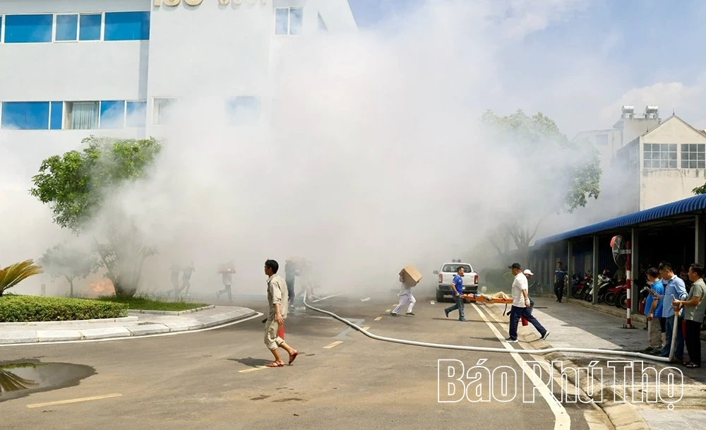 Tập huấn phòng cháy, chữa cháy cho 110 cán bộ, công nhân viên Công ty Dược phẩm Vĩnh Phúc