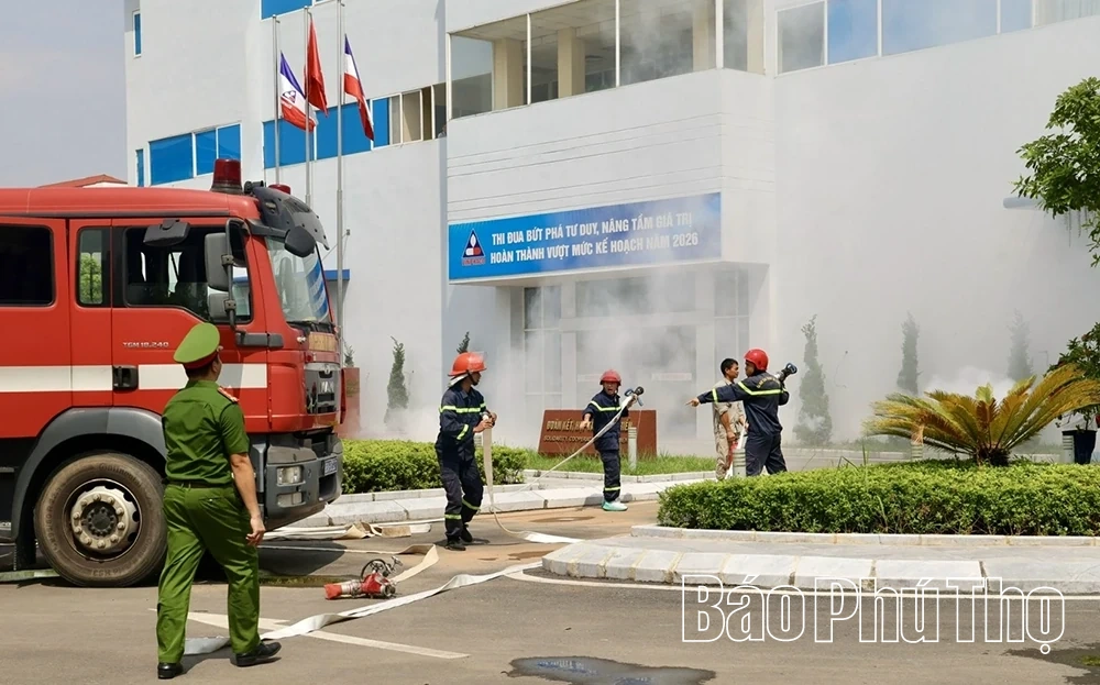 Tập huấn phòng cháy, chữa cháy cho 110 cán bộ, công nhân viên Công ty Dược phẩm Vĩnh Phúc