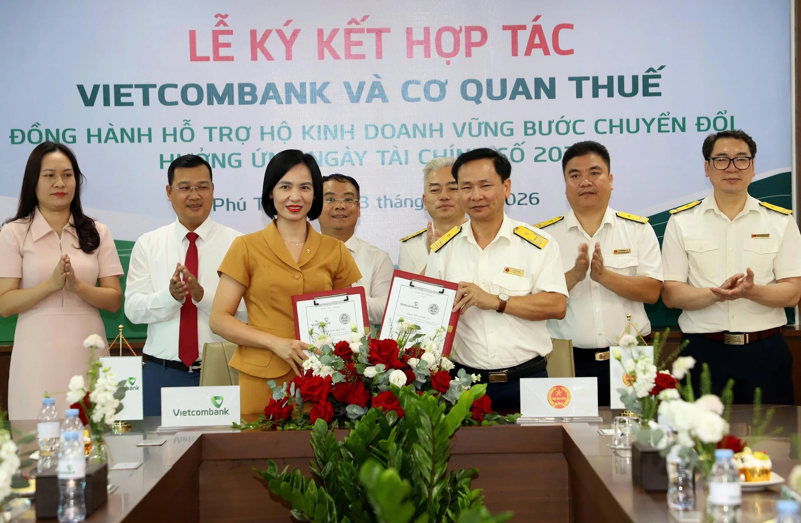 Vietcombank và Thuế tỉnh ký kết hợp tác hỗ trợ hộ kinh doanh chuyển đổi số