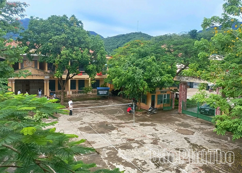 Trường THPT Mường Chiềng vượt khó, tiếp sức sĩ tử