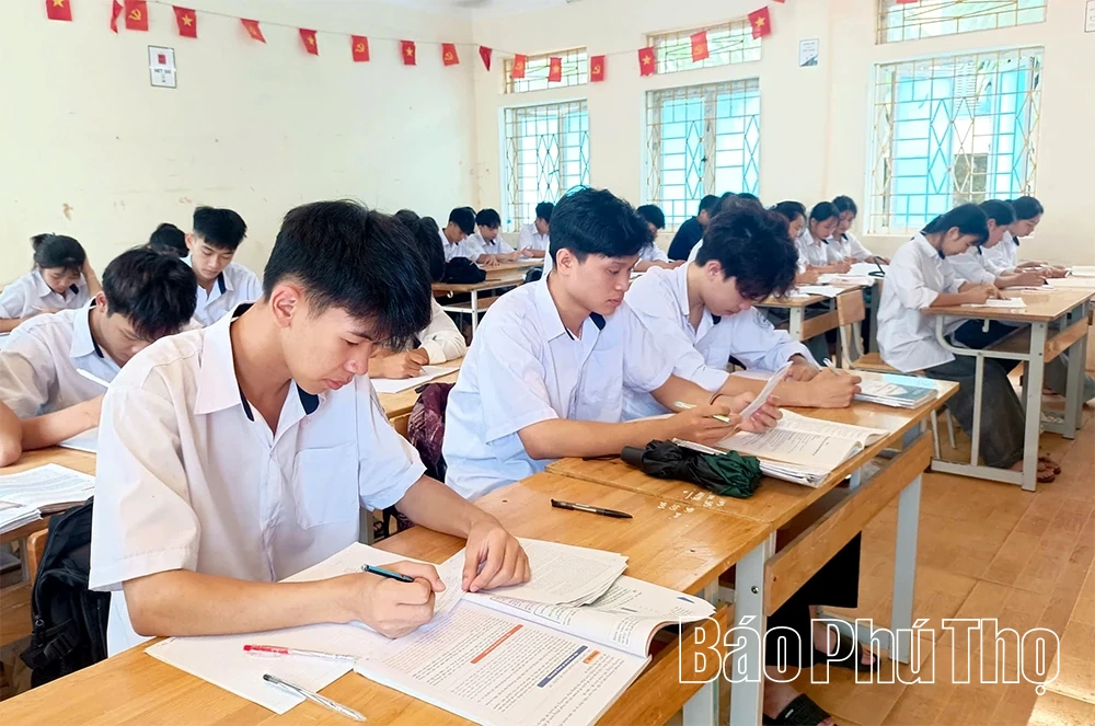 Trường THPT Mường Chiềng vượt khó, tiếp sức sĩ tử
