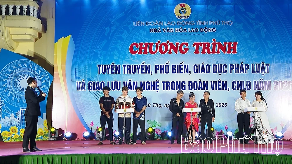Tuyên truyền pháp luật và giao lưu văn nghệ trong đoàn viên, công nhân lao động